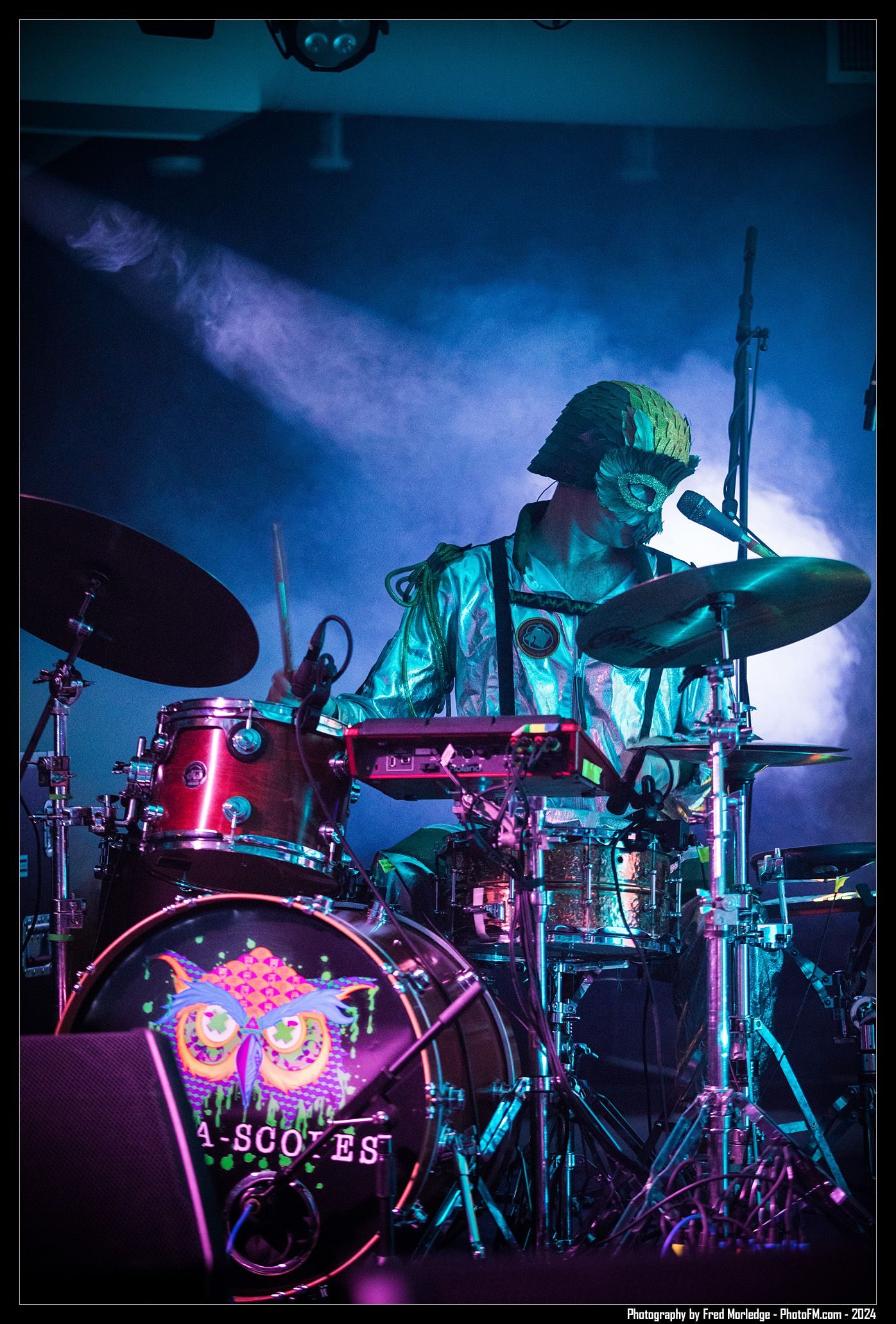 Drums, live